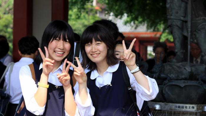 Inilah 5 Pose Foto yang Paling Mainstream, Maknanya Ternyata Mengejutkan Banget