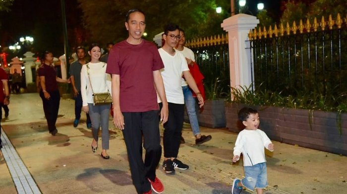 Presiden Joko Widodo dan Keluarga Jalan-jalan di Kawasan Malioboro, Warganet Gemas pada Jan Ethes