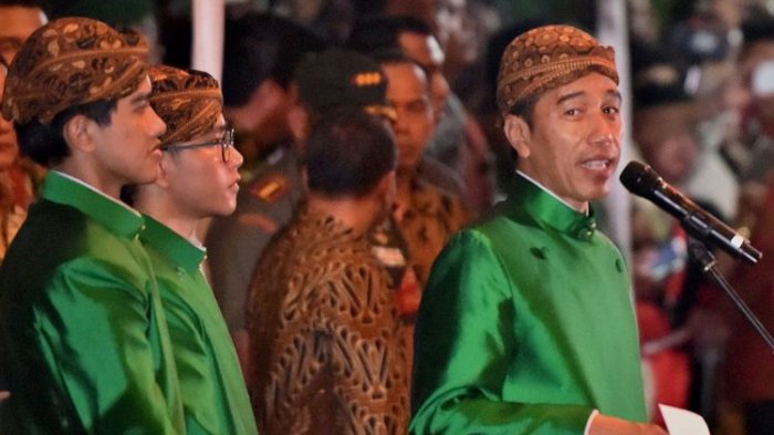 Datang dari Berbagai Pelosok, Begini Cara Relawan dan Warga Ikut Meriahkan Pernikahan Kahiyang-Bobby