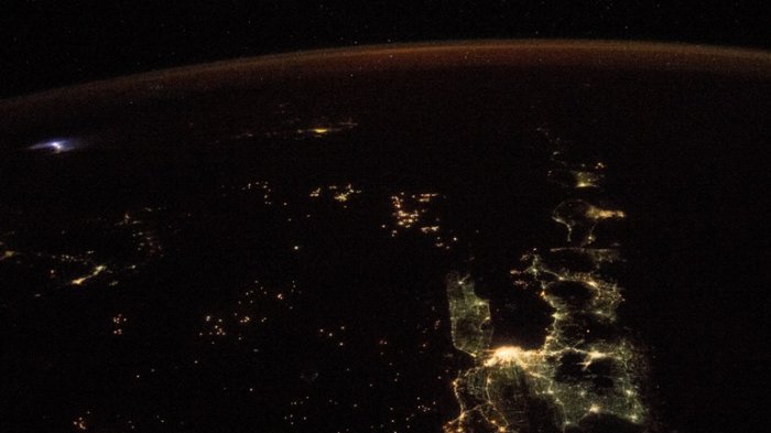 NASA Unggah Foto Jawa, Bali, dan Lombok dari Luar Angkasa, Buatmu Tahan Napas Kagum!