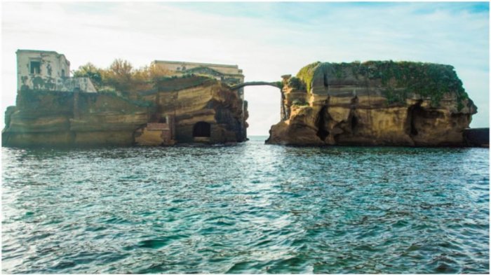 Dikenal Sebagai Surga Kecil yang Terkutuk, Pulau Indah di Italia Ini Tak Bisa Dimiliki Siapapun