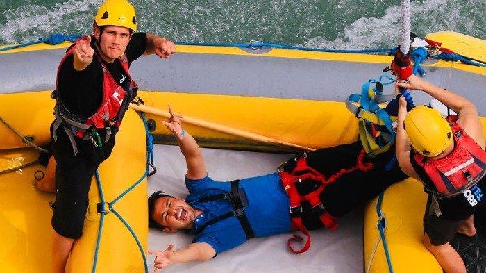 Liburan Artis - Liburan ke Selandia Baru Bareng Nagita Slavina, Raffi Ahmad Coba Naik Wahana Ektrem