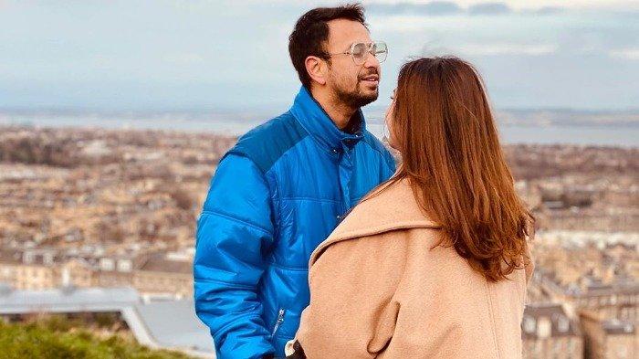 Liburan Artis - Raffi Ahmad ke Spanyol, Berfoto di Tempat Syuting Drama Memories of the Alhambra