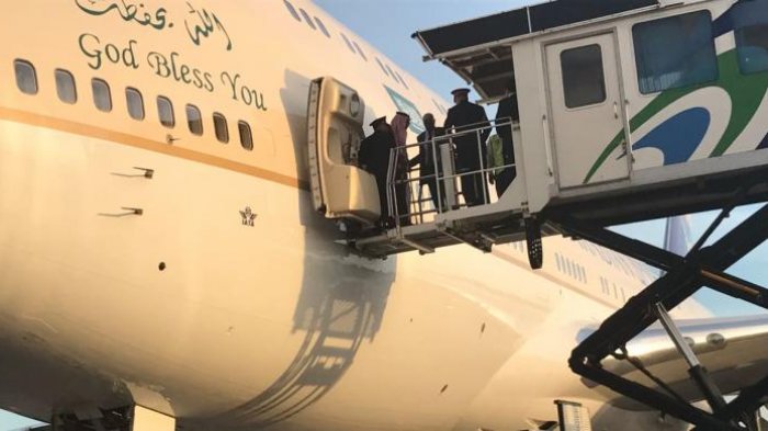 Tiba di Bali, Rombongan Raja Salman Disambut 50 Penari Cilik