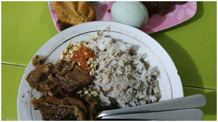 5 Tempat Makan Rawon Enak di Surabaya, Cobain Nikmatnya Rawon Setan yang Legendaris