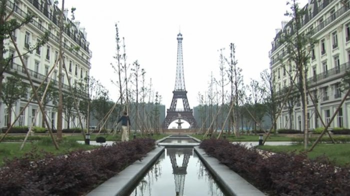 Eropa Made In China! Bukan Cuma Ponsel yang Bisa Dibuat Replika, Menara Eiffel Juga