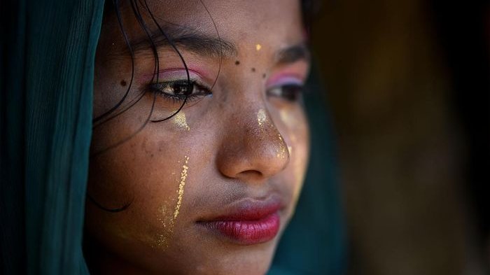 Gunakan Pasta Kuning, Begini Cara Wanita Rohingya Merias Wajah di Kamp Pengungsian