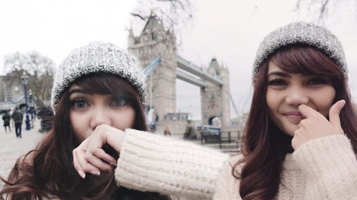 Rina Nose - Masih Betah Liburan di London, Begini 5 Potret Bahagia Presenter sekaligus Komedian API