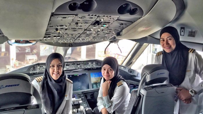 Punya Kru Cewek Semua Termasuk Pilot, Pesawat Ini Malah Mendarat di Negara yang Larang Wanita Nyetir