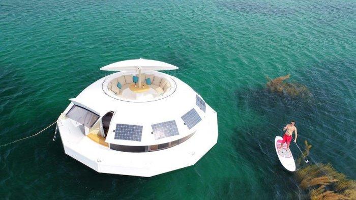 Hotel Apung ini Tawarkan Sensasi Menginap dengan Pemandangan di Tengah Laut, Cek Harganya