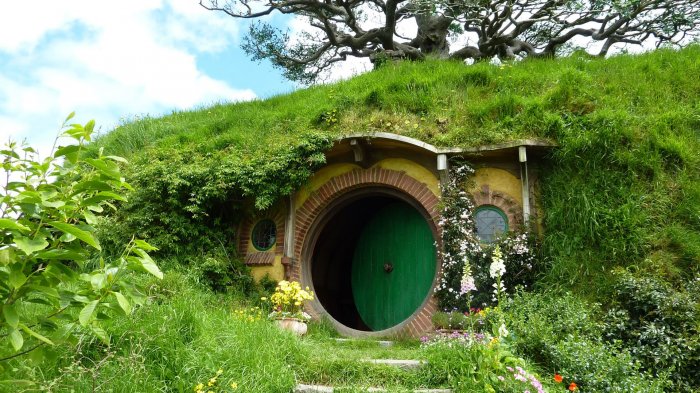 Hobbit? Bukan! Rumah Asli Islandia Ini Ternyata Sering Jadi Inspirasi Kisah Dongeng