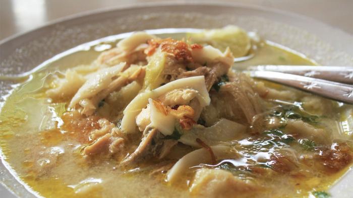 Rumah Queen - Nikmatnya Sarapan Nasi Kuning Khas Banjar di Sini, Cabainya Asli dari Kalimantan