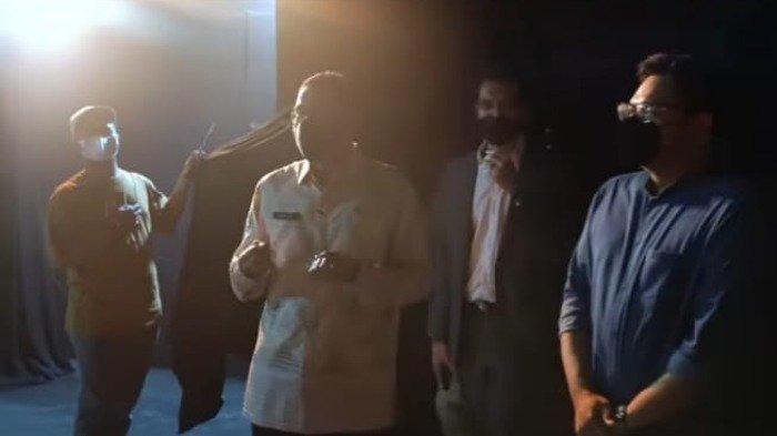 Menparekraf Coba Keseruan Wahana KKN di Desa Penari, Sandiaga Uno: Deg-degan Banget