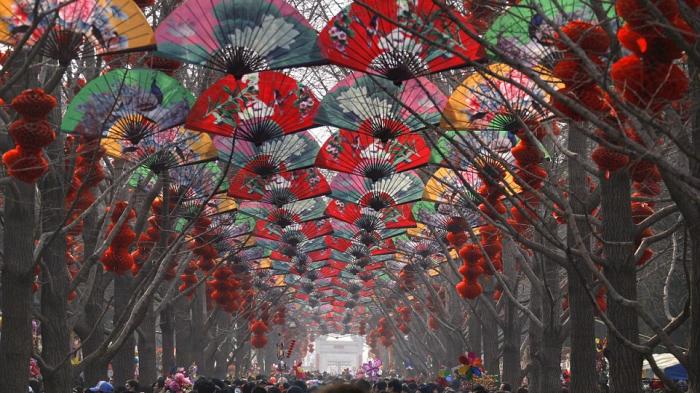 Traveling China - Wow! Pantai di Negara Ini Sampai Nggak Kelihatan Pasirnya, Begini Alasannya