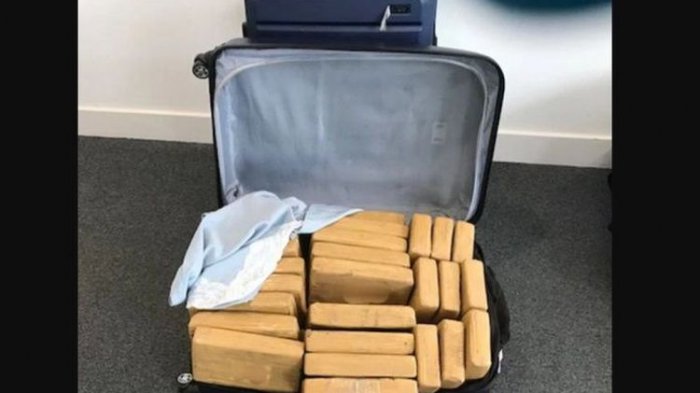 Curiga pada Penumpang Jet Pribadi, Petugas Malah Temukan Barang Terlarang Ini Saat Geledah Koper