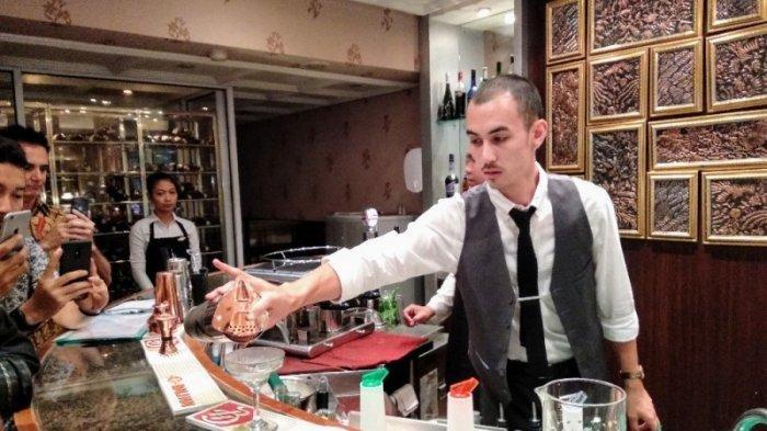 The Phoenix Hotel Hadirkan Mixologist asal Prancis, Peramu Minuman Sesuai Karakter Tamu