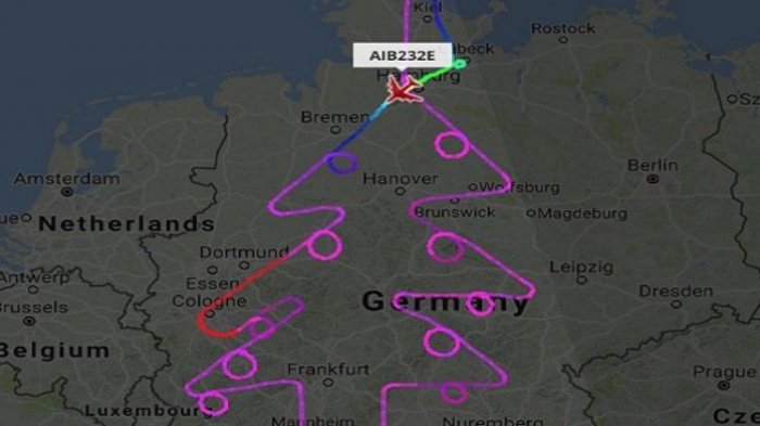 Tak Sekedar Terbang, Pilot Pesawat Uji Coba Airbus Ini Malah Gambar Pohon Natal di Udara! Keren