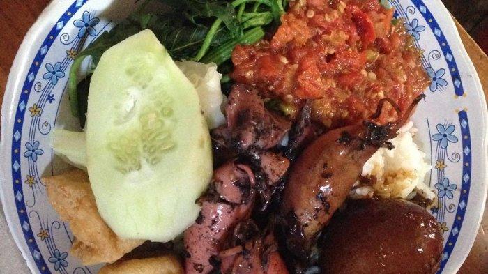 Sego Tempong Mbok Wah yang bisa dijajal saat liburan ke Banyuwangi.