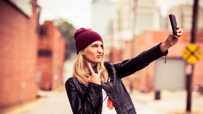 5 Tongsis Gokil yang Wajib Kamu Miliki, Nomor 3 Harus Punya Biar Jomblo Nggak Kesepian