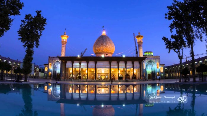 Shah Cheragh - Terlihat Biasa dari Luar, Masuk di Masjid Ini Kilauan Interior Manjakanmu Bak Istana