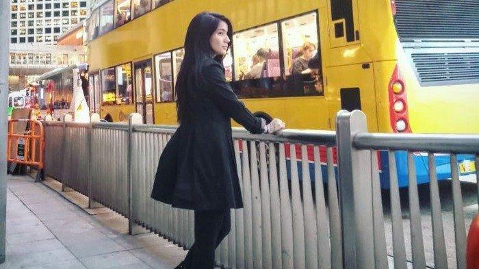 Liburan Artis - Intip Gaya Travelingnya Sheila Marcia, Wisata Pantai dan Jalan-jalan ke Luar Negeri