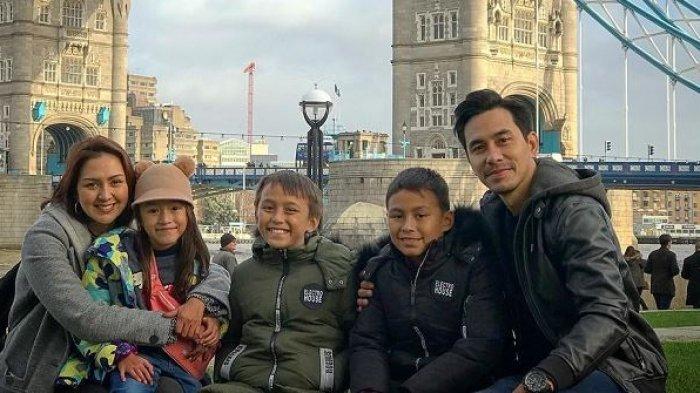 Simak 4 Destinasi Liburan Natal Donna Agnesia dan Darius Sinathrya Bersama Ketiga Anaknya di London