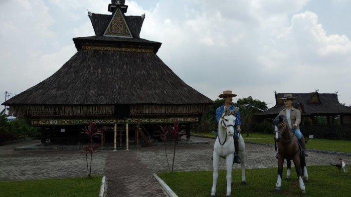 Ilustrasi Rumah Adat Karo di Medan.