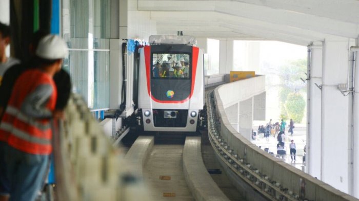 Proyek Berjalan Lancar, Menteri BUMN Yakin KA Bandara Bisa Diresmikan Presiden Sebelum Natal