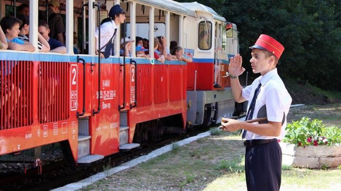 Gyermekvasút - Keren! Negara Ini Luncurkan Kereta Anak Pertama yang Dijalankan Remaja