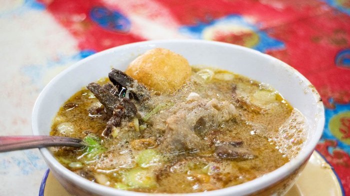 Yummy! Yuk Kenalan 5 Ragam Sup Nusantara yang Panas dan Gurih Buat Hangatkan Tubuh Pas Musim Hujan