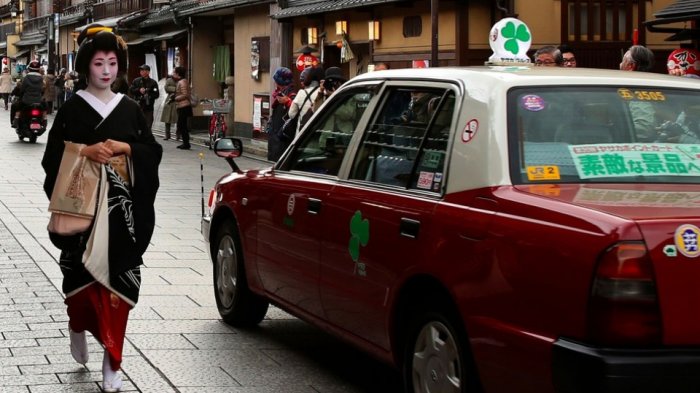 Malas Basa-basi dengan Orang Asing di Taksi? Jepang Punya Solusinya!