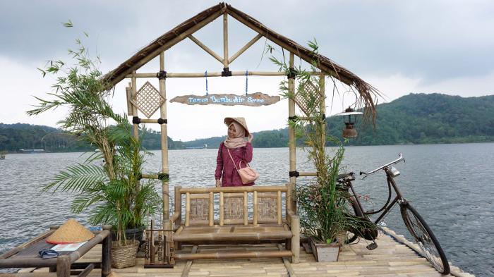 Taman Bambu Jogja - Rp 5.000 Bisa Selfie Di Tengah Waduk Sermo
