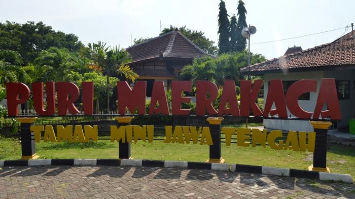 Jembatan Cinta - Meski Belum Selesai Digarap, Destinasi Ini Jadi Spot Foto Hits di Semarang