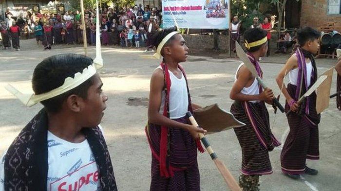 Menikmati Lantunan Dolo-dolo di Adonara Flores