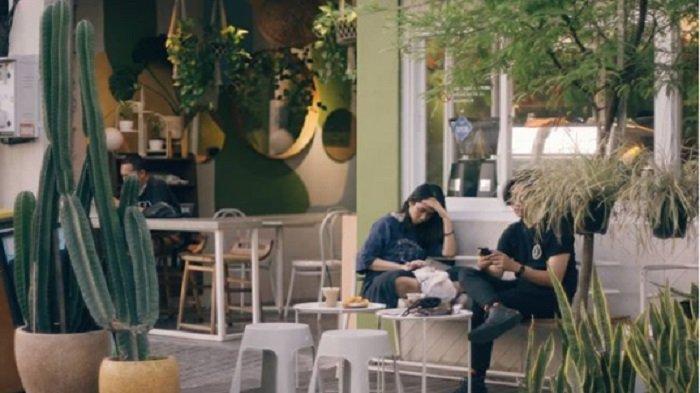 5 Coffee Shop Hits di Surabaya Bernuansa Tropis, Bawamu Serasa Liburan di Bali