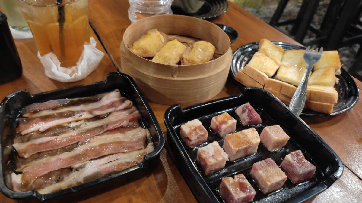 Makan Malam Enak di Tenda Kurenai UMS, Sajikan Kuliner Jepang Murah Cocok untuk Kantong Mahasiswa