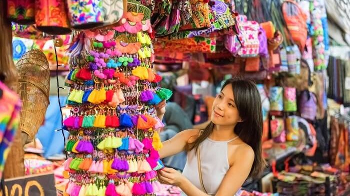 5 Tips Agar Tak Kalap Saat Belanja Termasuk Beli Oleh-oleh: Pakailah High Heels