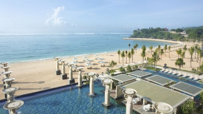 4 Kolam Renang dengan Latar Belakang Lanskap Alam Terindah di Dunia, Nomor 3 Berlokasi di Bali
