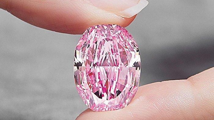 Pecahkan Rekor, Berlian Purple-Pink Langka Ini Dijual Seharga Rp 378 Miliar