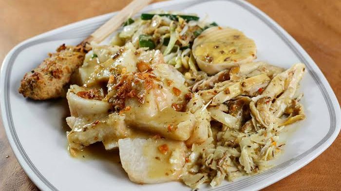 Warung Kojes Bali - Wajib Makan di Sanur, Tipat Kaples Menu Favorit Ramah Kantong