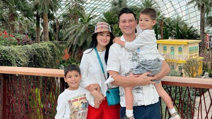Titi Kamal Boyong Keluarga Liburan ke Singapura, Menginap di Kamar Bawah Air