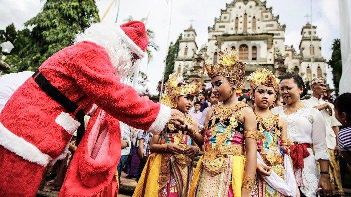 5 Tradisi Natal di Indonesia, Termasuk Parade Kunci Taon di Manado