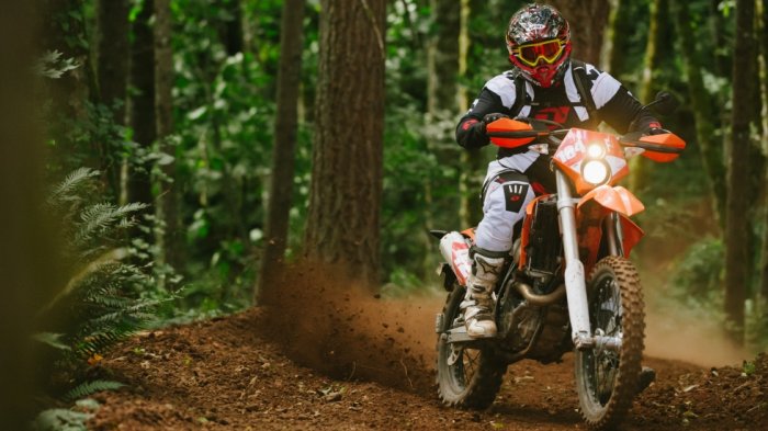Kendaraan Trail Murah - Cowok Banget! Yuk, Traveling Ekstrem Pakai Motor 'Laki', Sensasinya Beda!