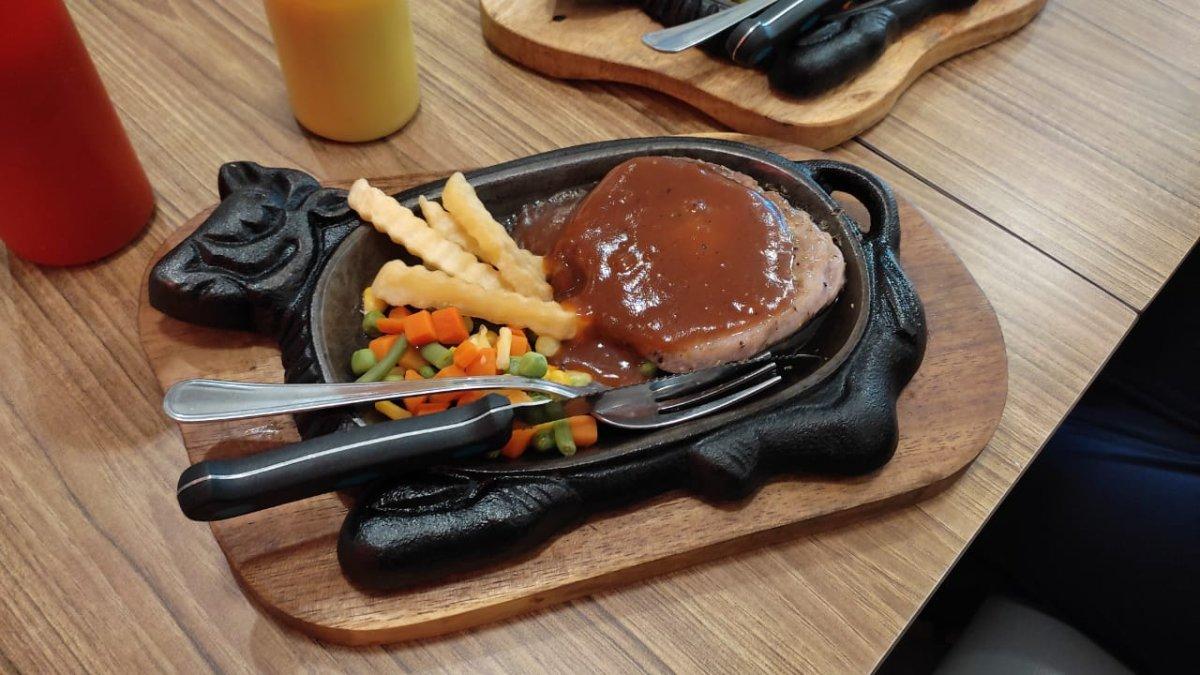 Mau Steak Sempat Viral di Lamongan, Tempat Jajan Steak Murah Mulai Rp 15 Ribuan