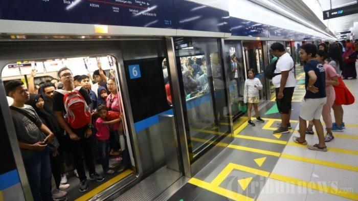 Selama Bulan Ramadan, MRT Izinkan Penumpang Makan dan Minum di Kereta saat Buka Puasa