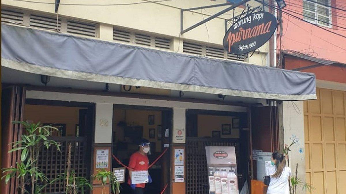 Warung Kopi Purnama, rekomendasi tempa sarapan enak di Bandung.