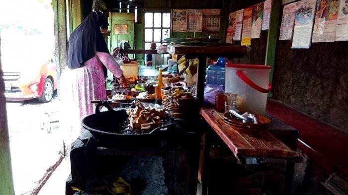 Lezatnya Tahu Kupat Mbah Djawi, Eksis Sejak 1948 dan Jadi Favorit Wisatawan