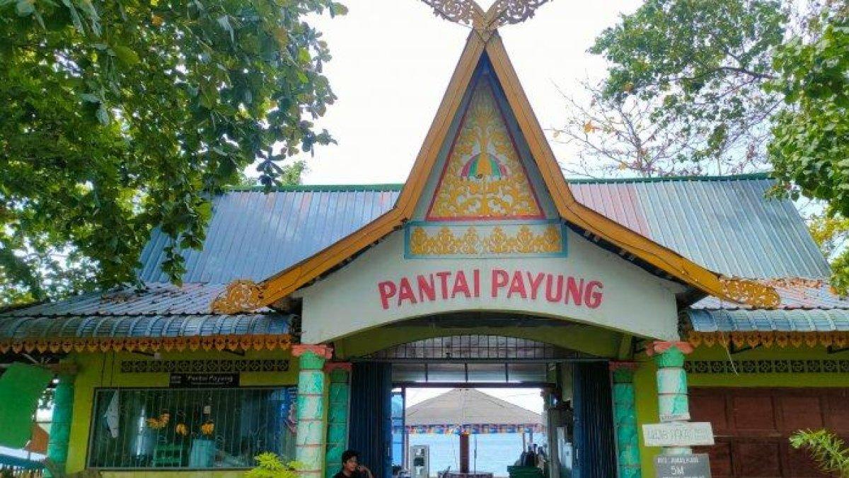 Fakta Menarik Pantai Payung Batu Besar, Tempat Wisata Murah Meriah di Kepulauan Riau