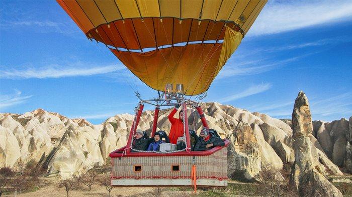 Jadi Impian Kinan 'Layangan Putus', Berapa Tarif Naik Balon Udara di Cappadocia?