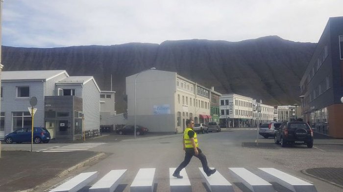Keren! Dibuat Tiga Dimesi, Zebra Cross di Negara Ini Pegang Peran Penting Dalam Lalu Lintas